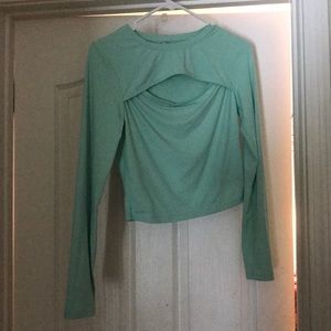 Alphalete- UltraSoft Keyhole Top